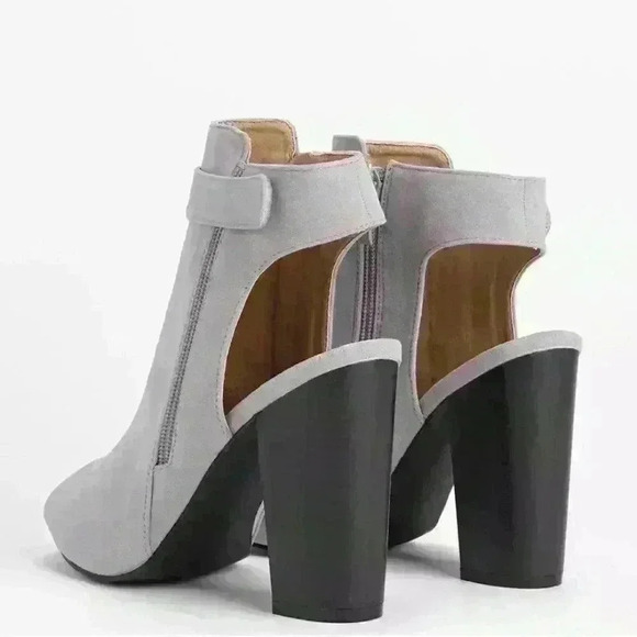 Women's Boohoo Amy Open Back Grey Faux Suede Peeptoe Shoeboot Sz 8 US, 6 UK $48 - Picture 2 of 4